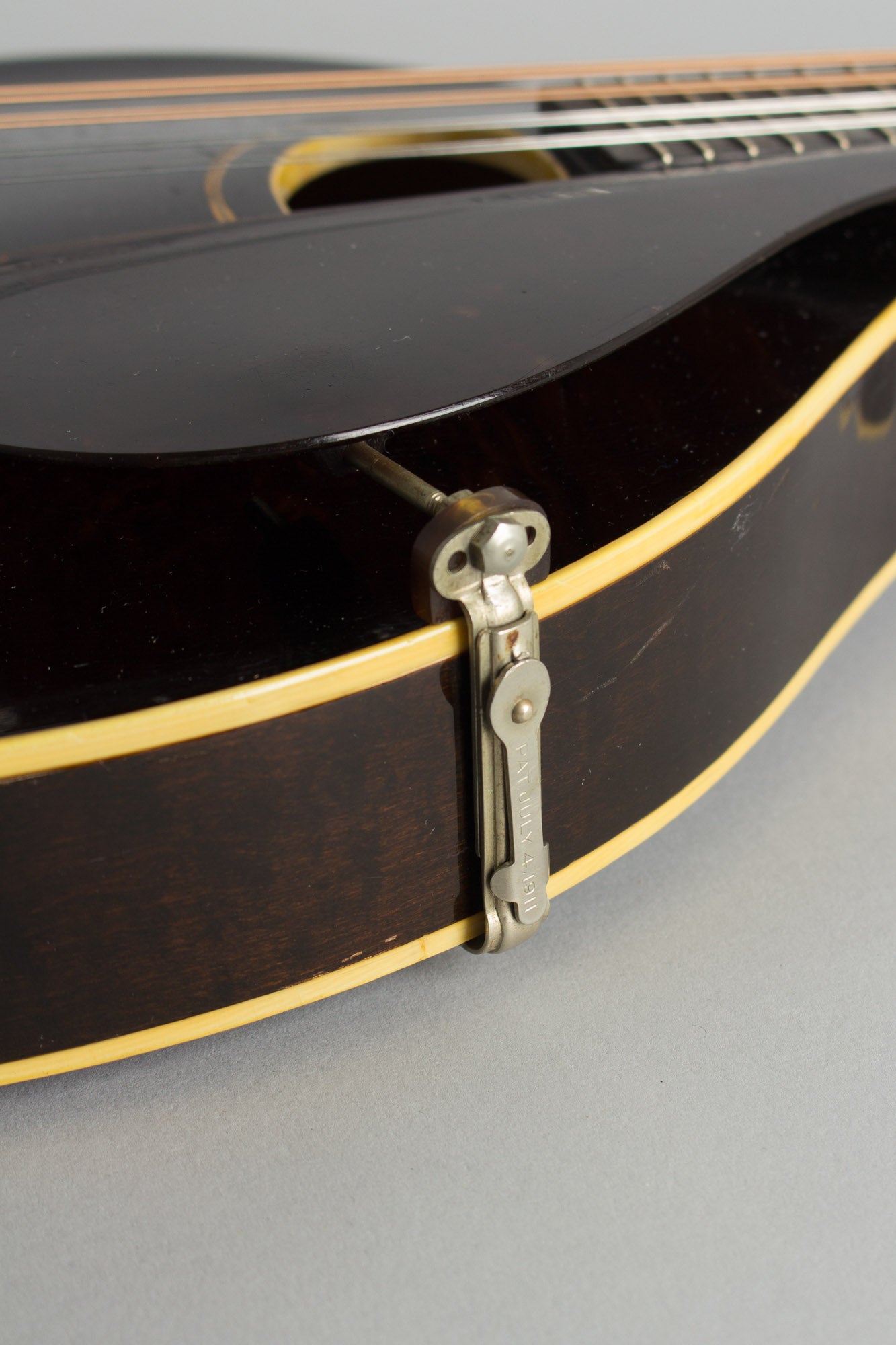 Gibson Style A-1 Snakehead Carved Top Mandolin (1924)