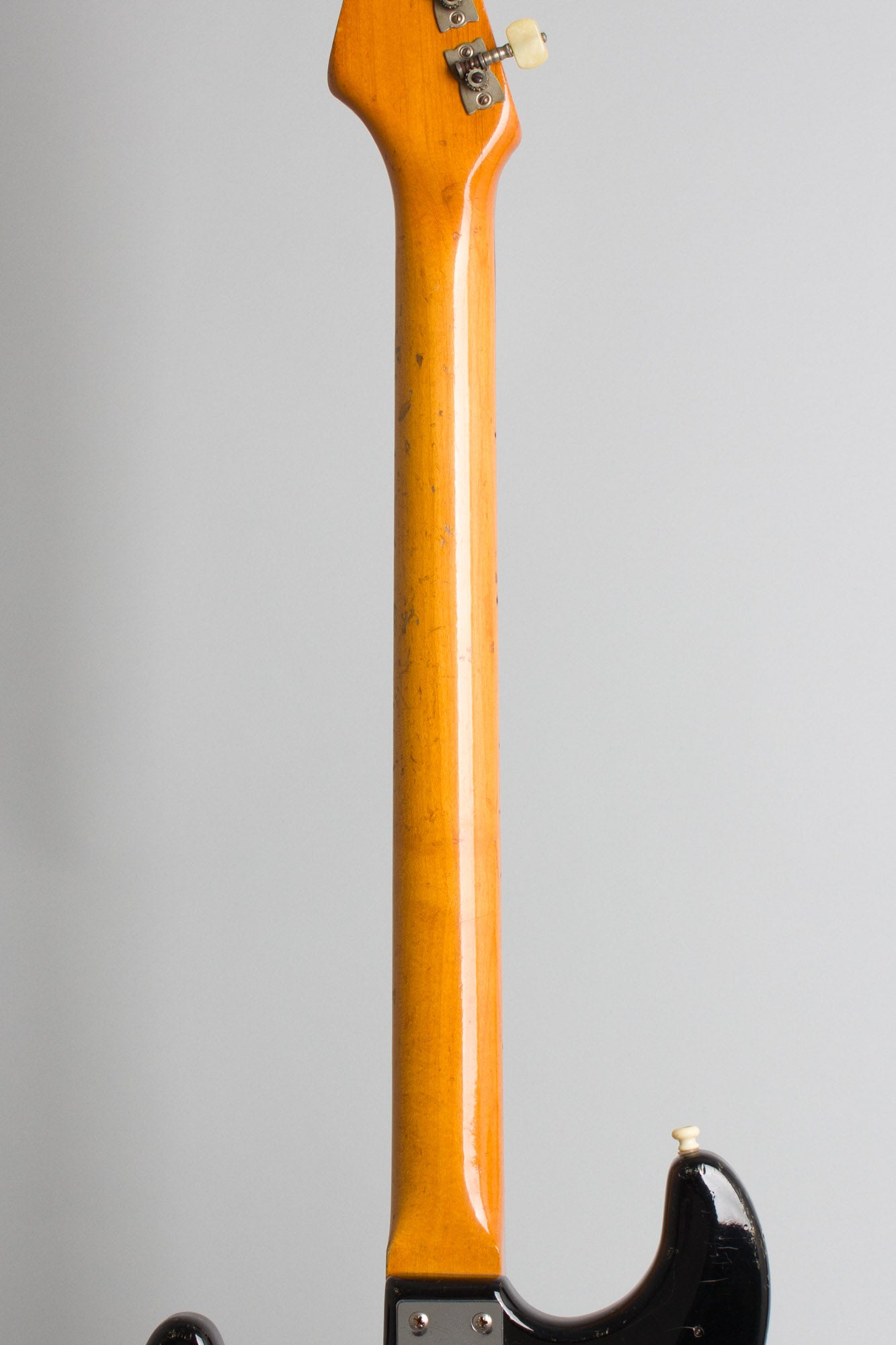 Hofner Model 182E2 Solid Body Electric Bass Guitar (1966)