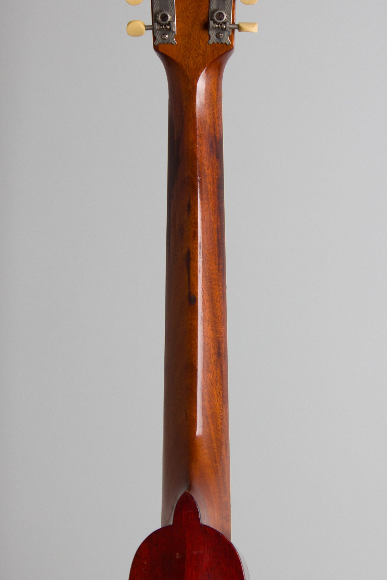 Gibson K-1 Carved Top Mandocello (1915)