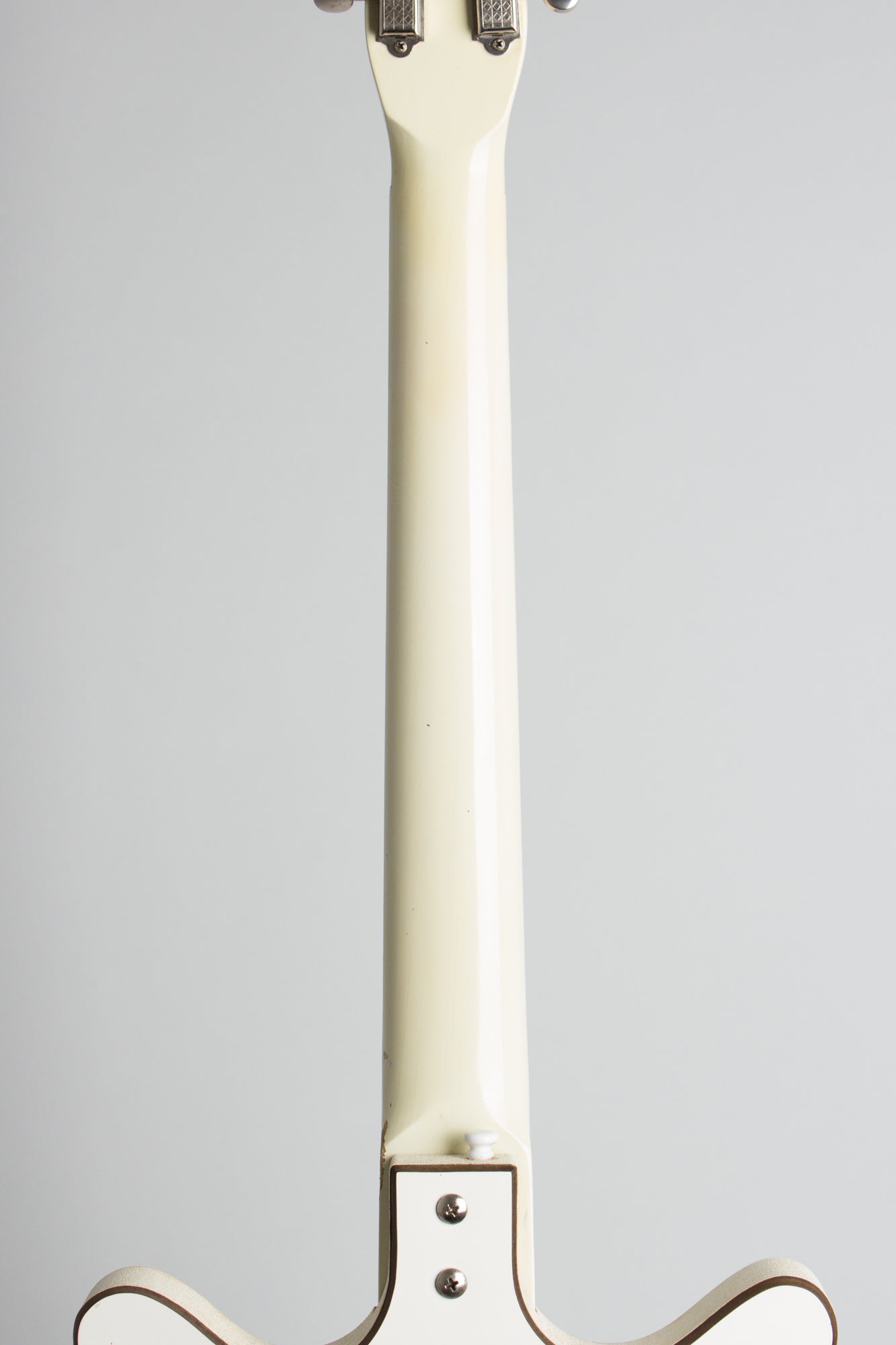 Danelectro Model 6026 Deluxe Semi-Hollow Body Electric Guitar (1960)
