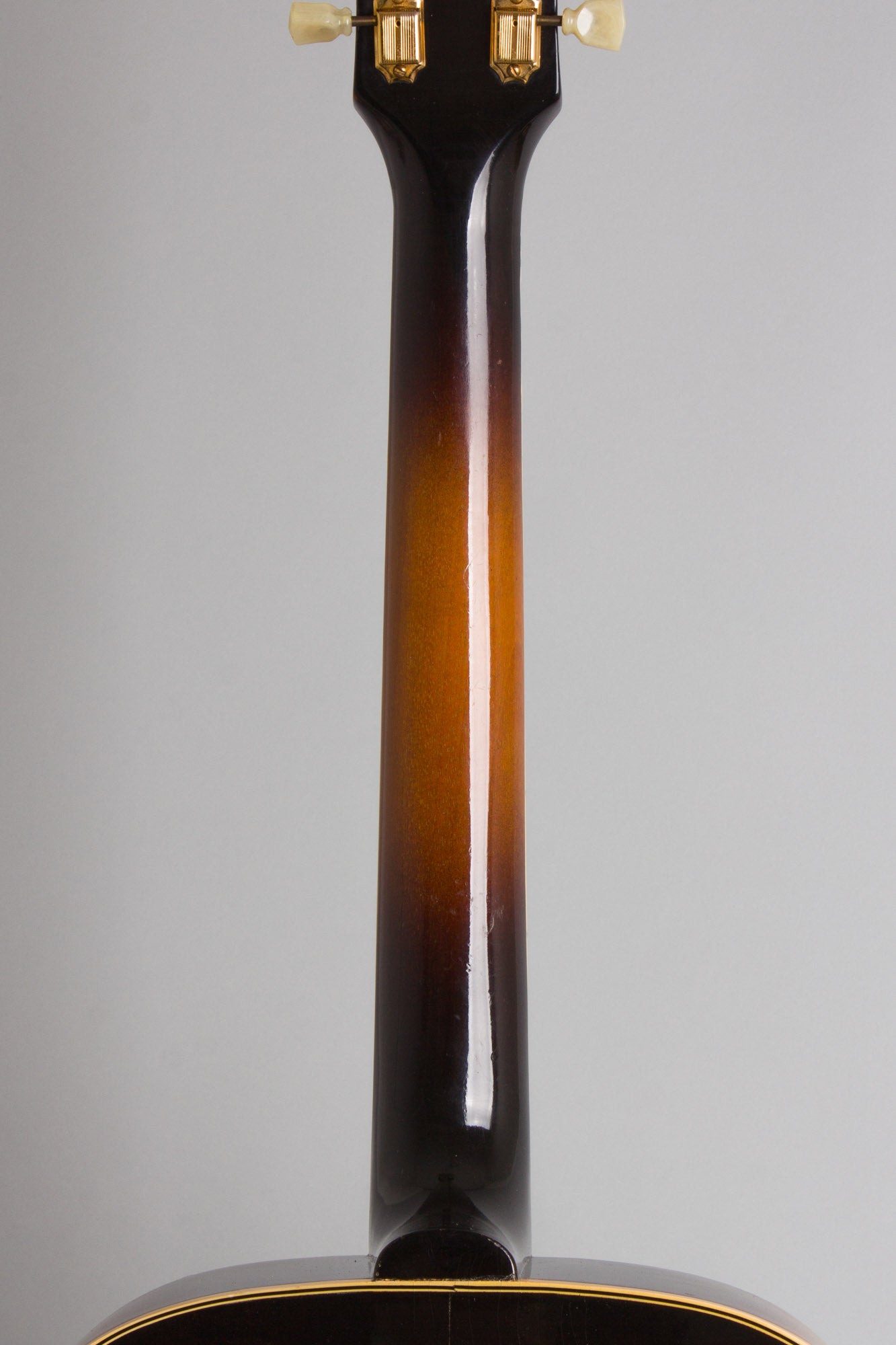 Gibson J-185 Flat Top Acoustic Guitar (1952)