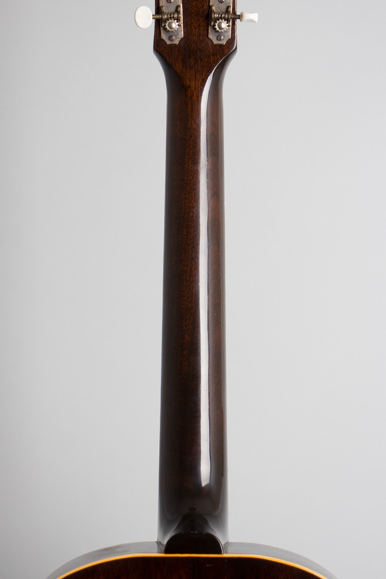 Gibson LG-2 Flat Top Acoustic Guitar (1946-7)