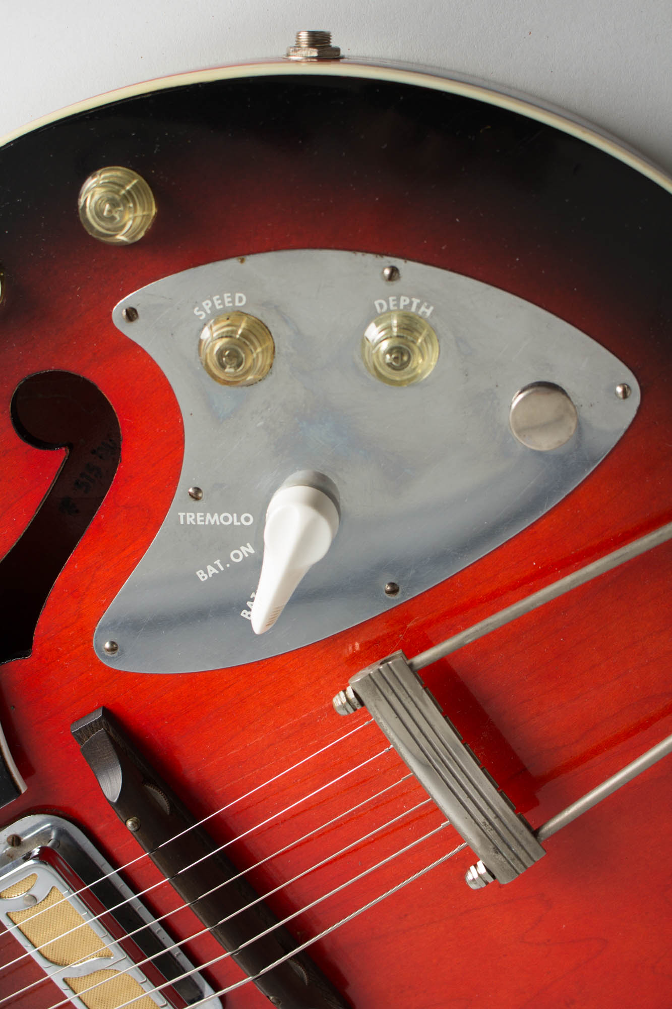 Harmony H66 Vibra-Jet Thinline Hollow Body Electric Guitar (1964)