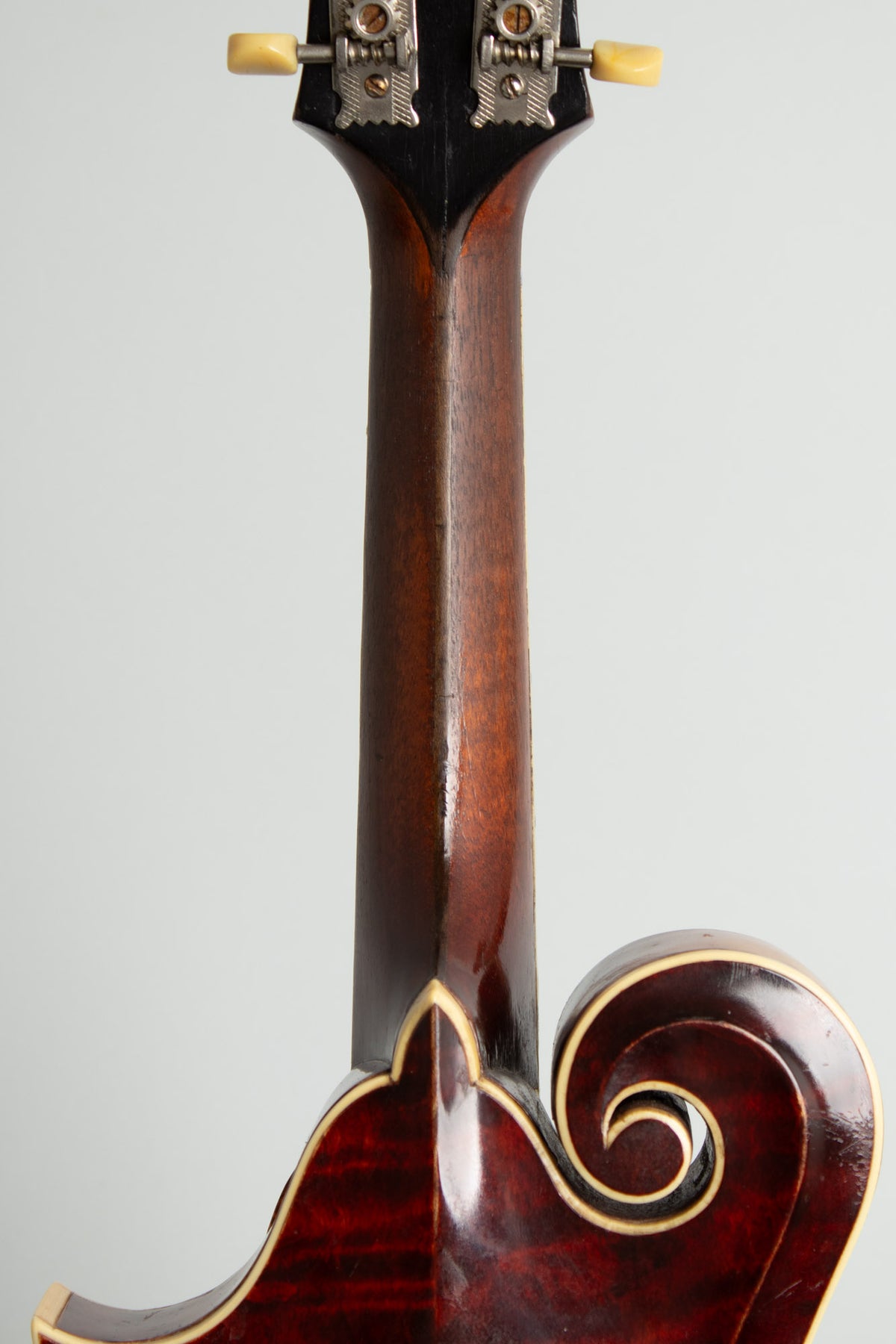 Gibson F-4 Carved Top Mandolin (1920)