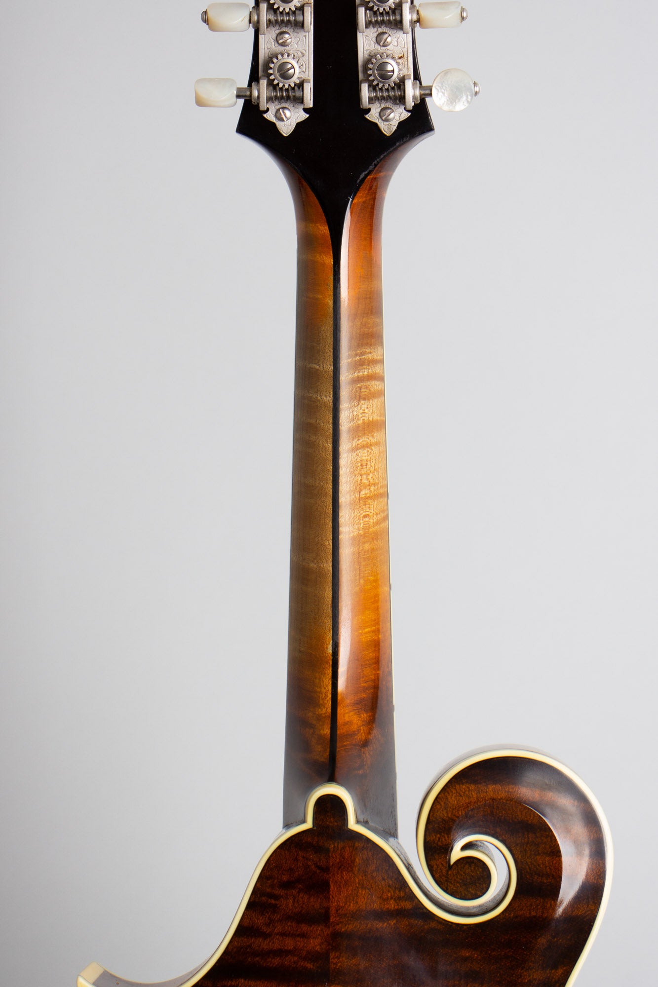 Gilchrist Model 5 Carved Top Mandolin (2016)