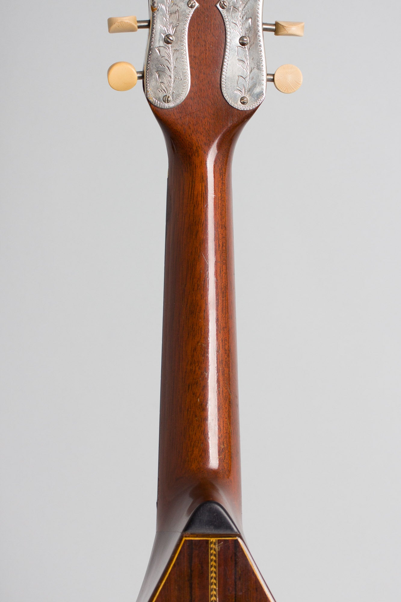 C. F. Martin Style B Flat back, bent top Mandola (1931)