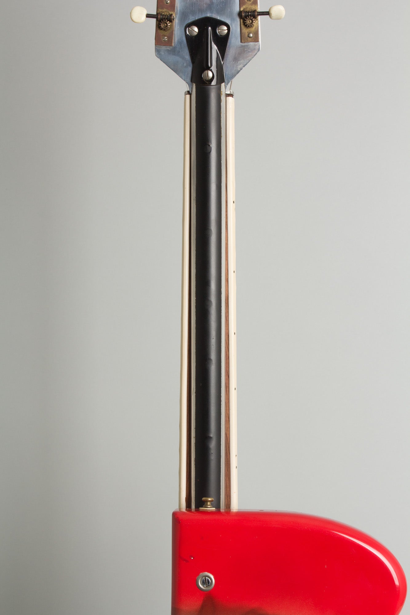Wandre Rock Oval Solid Body Electric Guitar (1962)