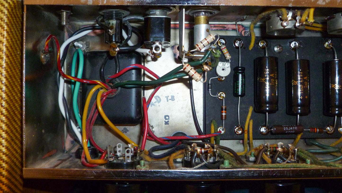 Fender Vibrolux Model 5F11 Tube Amplifier (1961)