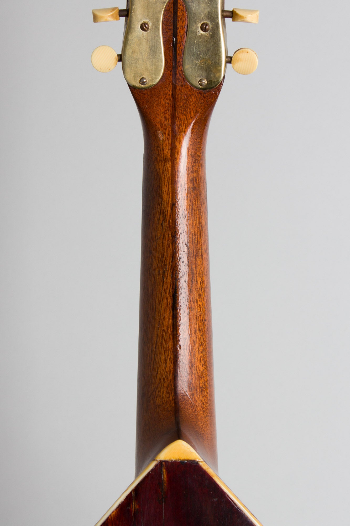 Larson Brothers Wm. Stahl Flat back, bent top Mandola (1920)