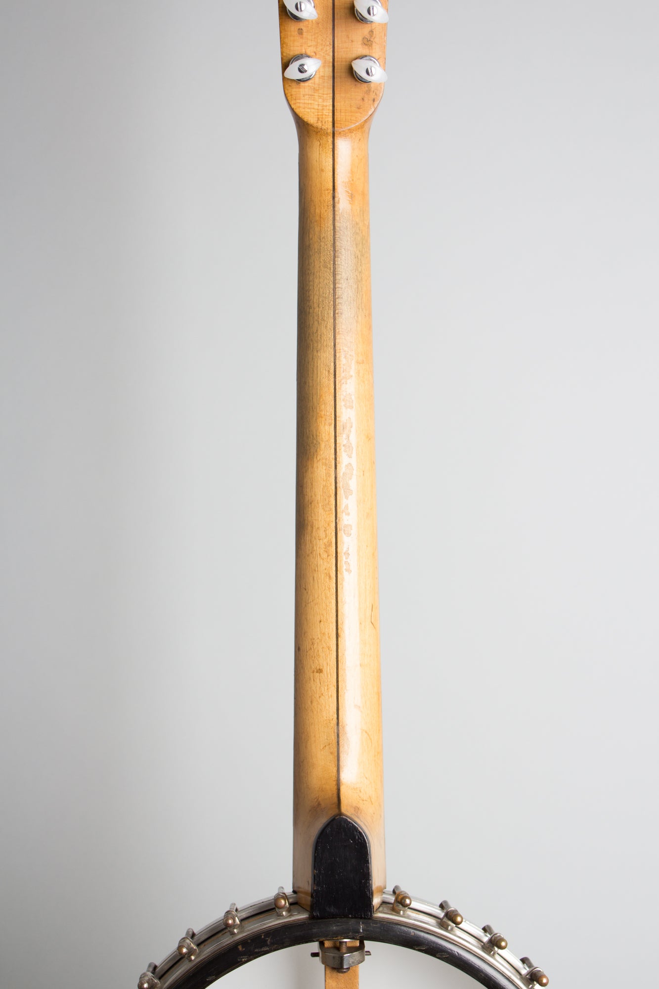 Vega Tu-Ba-Phone Guitar Banjo (1927)
