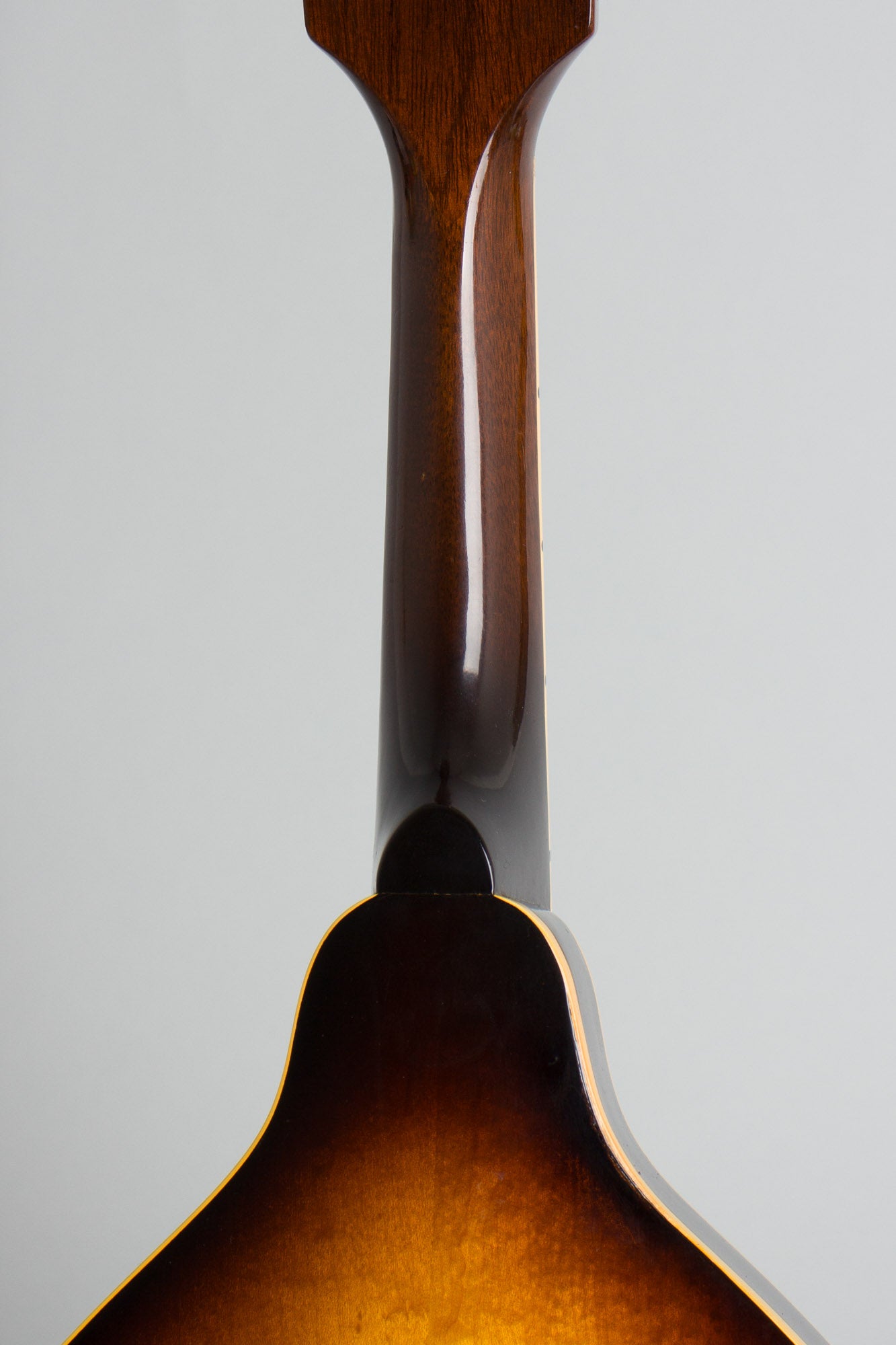 Gibson EM-150 Custom 4-String Hollow Body Electric Mandolin (1956)