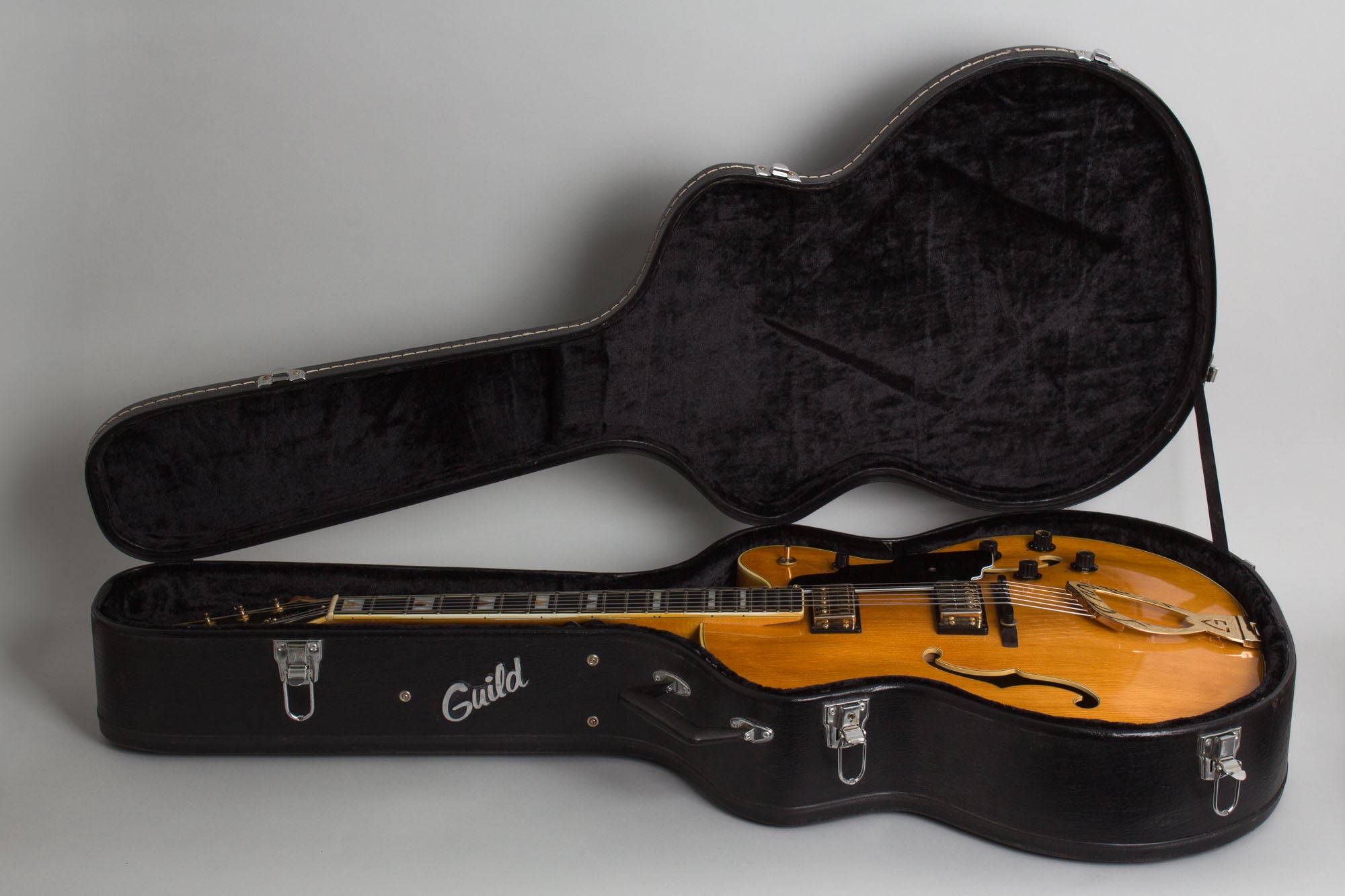 邦楽 TAG #AGout_ HOLLOWGRAM GULLET Guild X-500 Stuart Arch Top Hollow Body Electric Guitar (1979