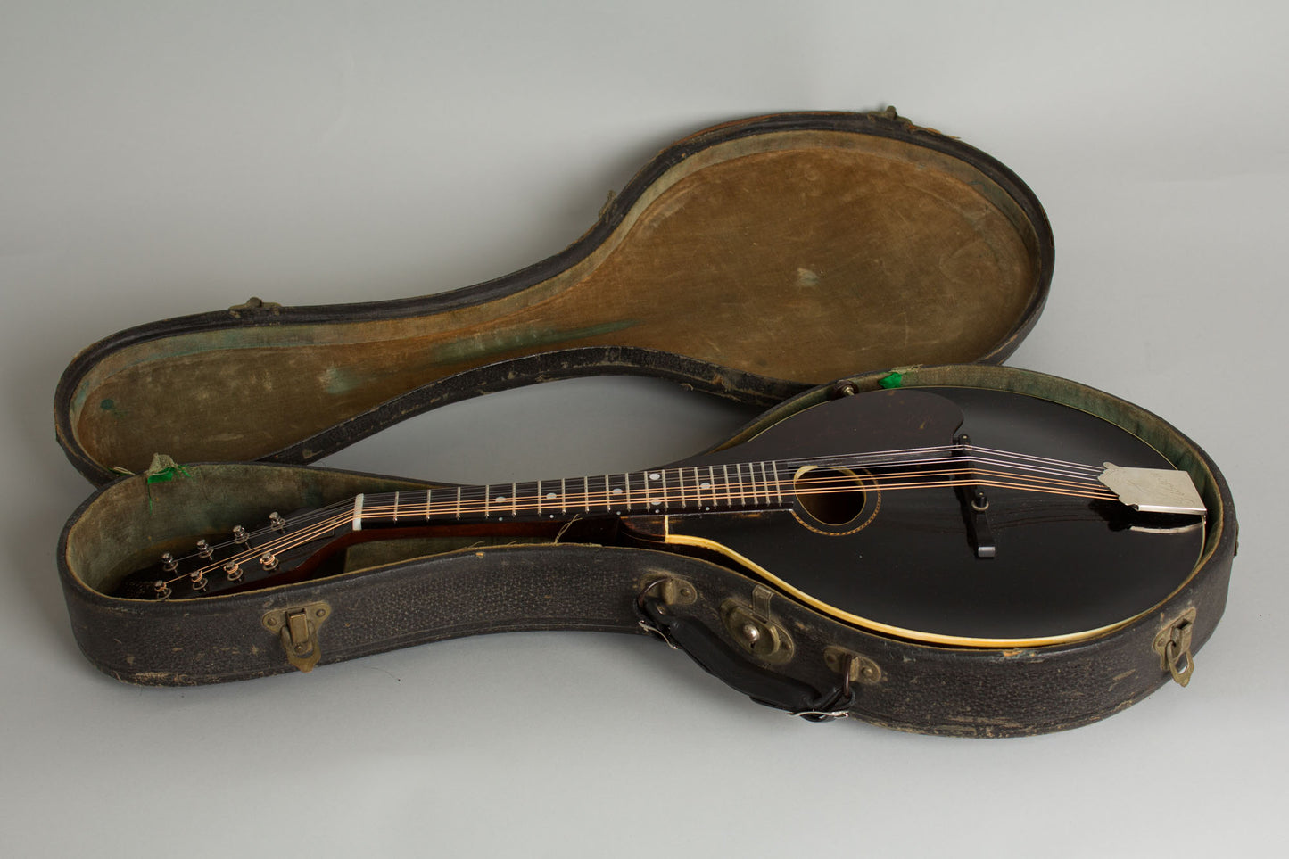 Gibson Style A Snakehead Carved Top Mandolin (1925)