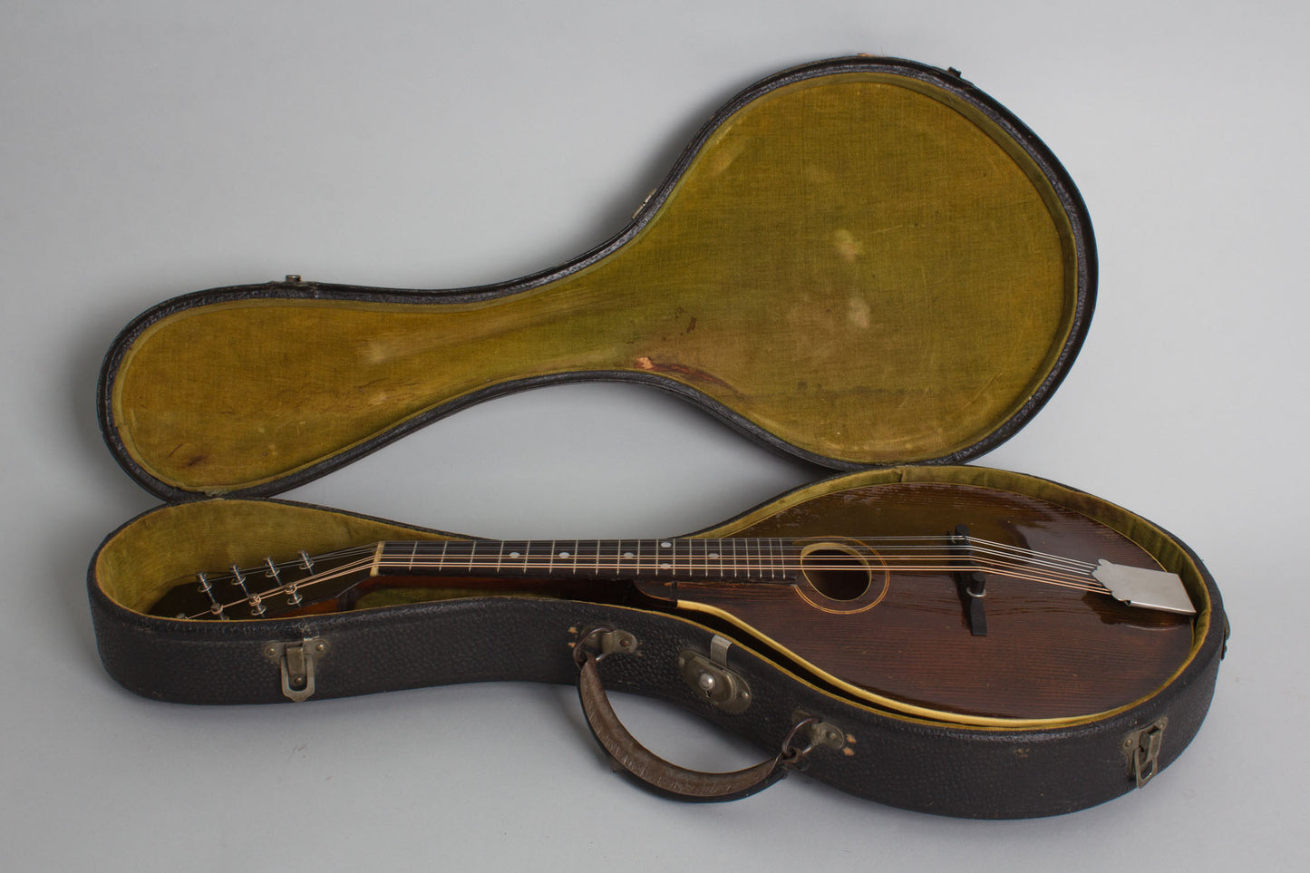 Gibson Style A Carved Top Mandolin (1920)