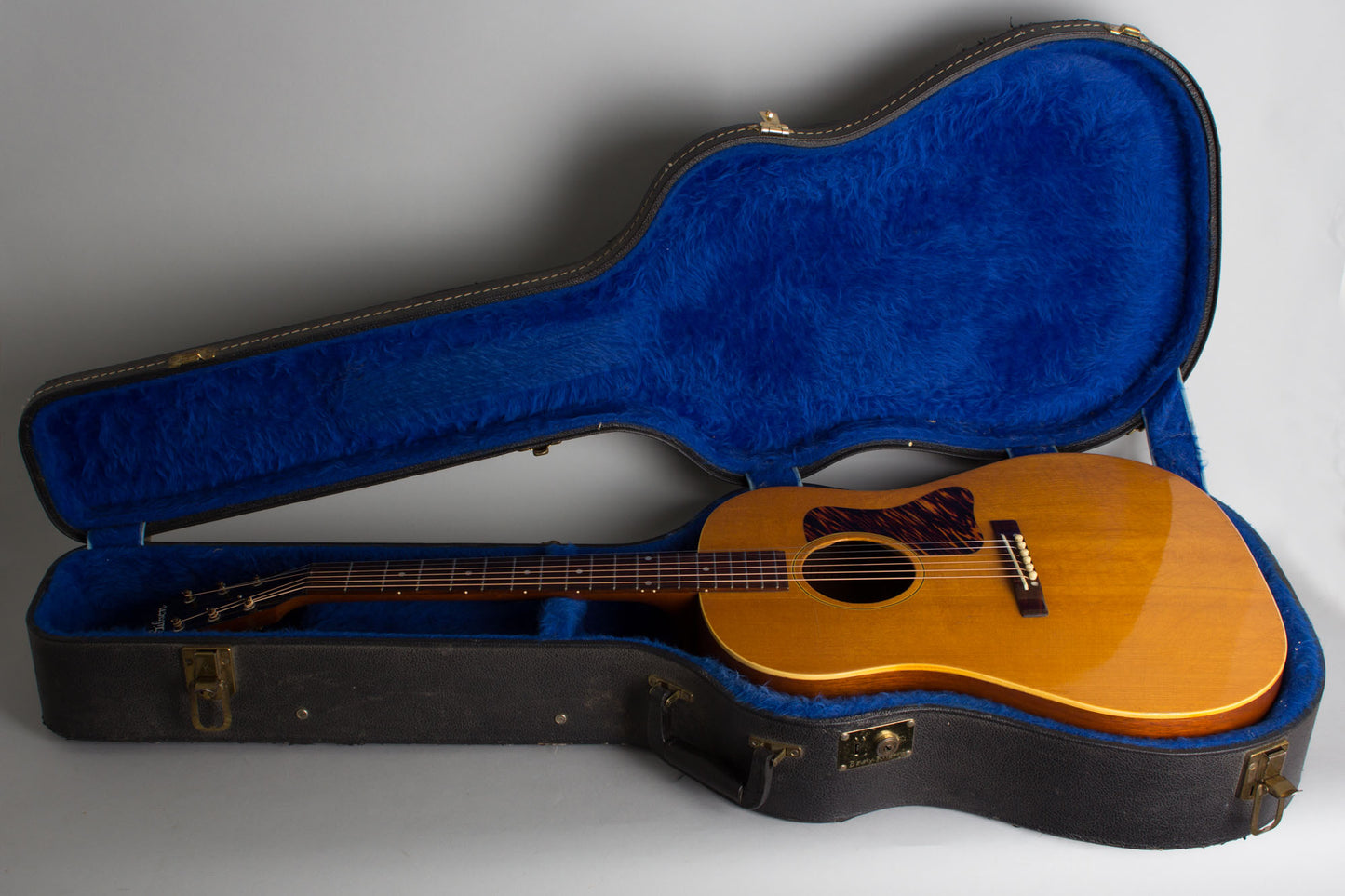 Gibson J-35 Flat Top Acoustic Guitar (1941)