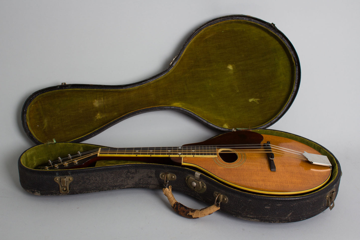 Gibson A-2 Snakehead Carved Top Mandolin (1923)