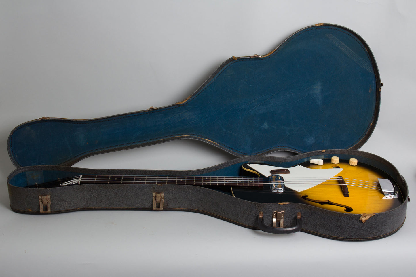 Harmony H-22 Electric Bass Guitar (1966)