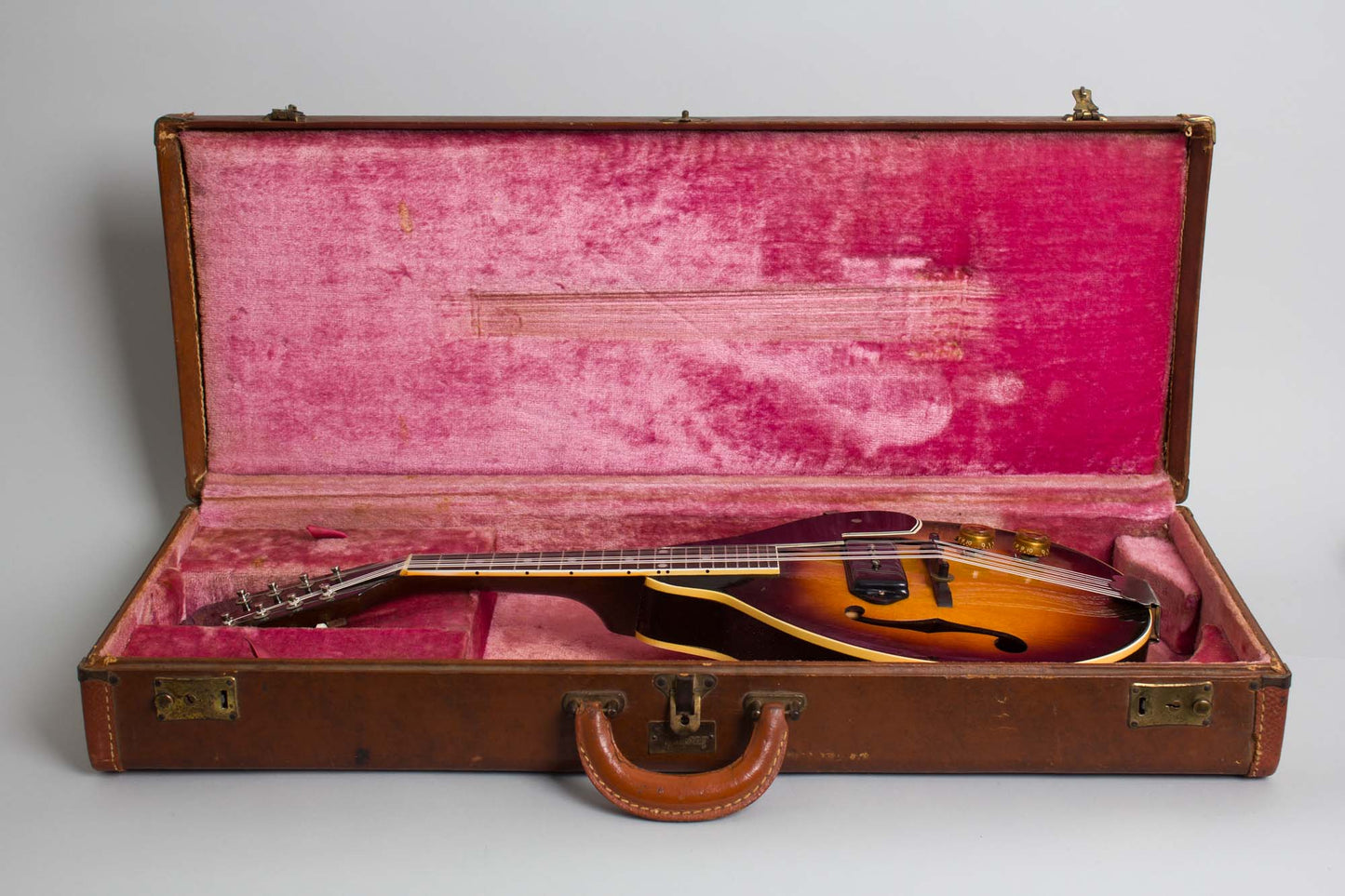 Gibson EM-150 Hollow Body Electric Mandolin (1955)