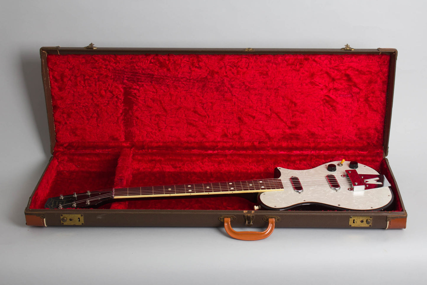 Magnatone Mark III Deluxe Solid Body Electric Guitar (1957)