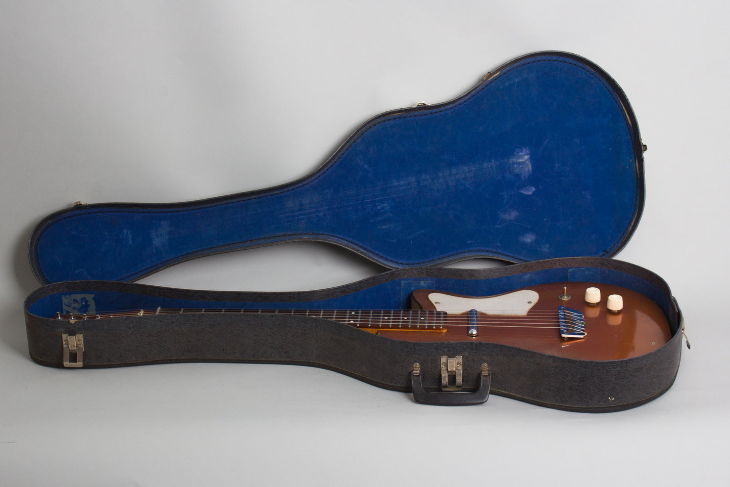 Danelectro Silvertone Model 1415L Semi-Hollow Body Electric Guitar (1960)
