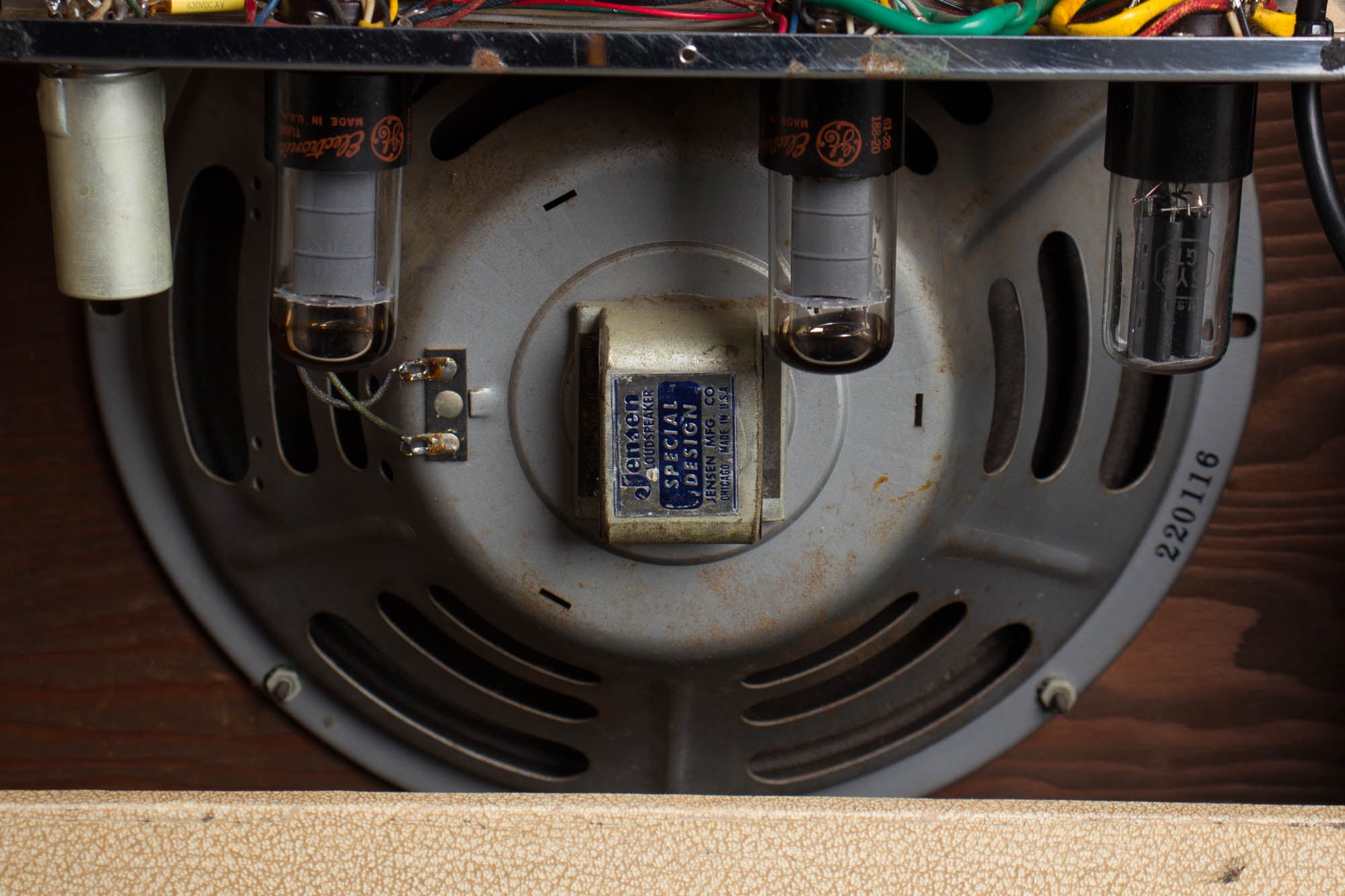 Gibson GA-8 Discoverer Tube Amplifier (1961) – RetroFret