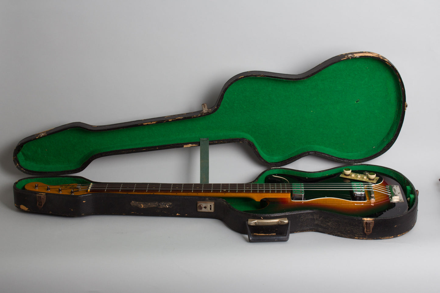 Hofner Model 182E2 Solid Body Electric Bass Guitar (1966)