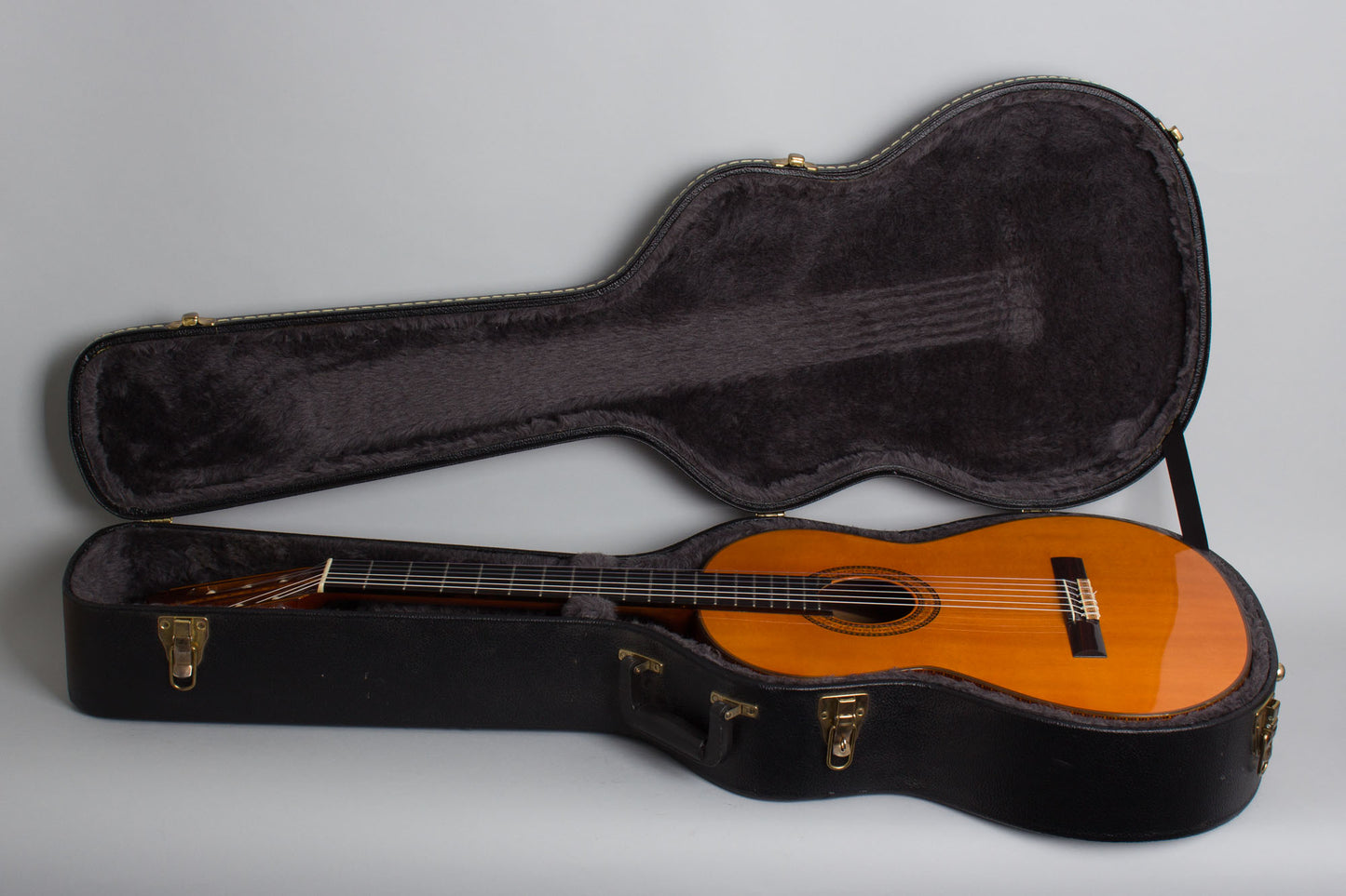 Hernandis Grade #2 Classical Guitar (1973)