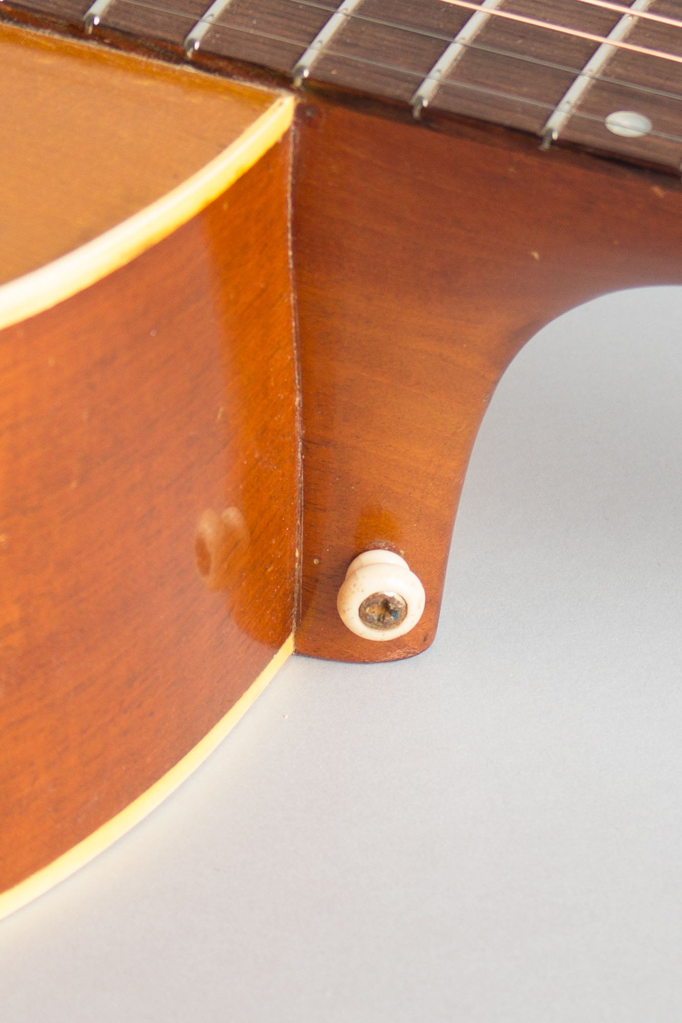 Gibson J-35 Flat Top Acoustic Guitar (1941)