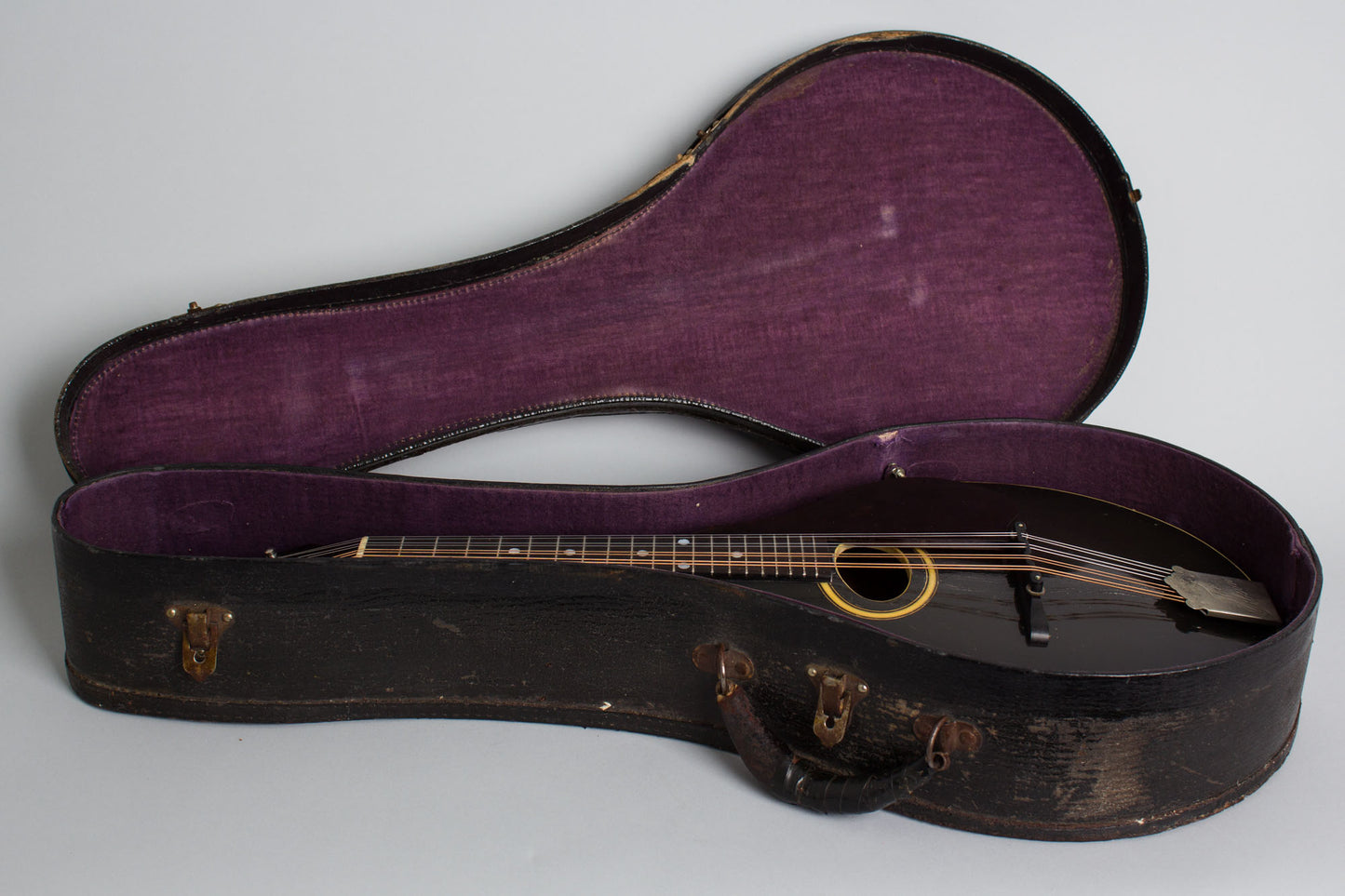 Gibson Style A Snakehead Carved Top Mandolin (1926)