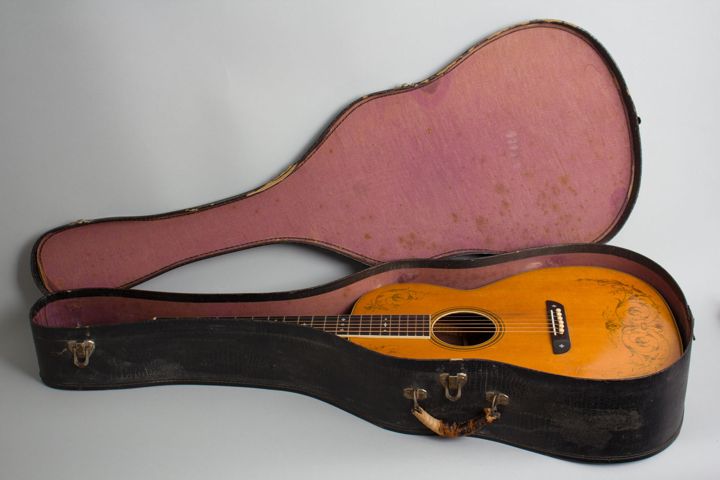 Washburn Model 5238 Deluxe Flat Top Acoustic Guitar (1932)