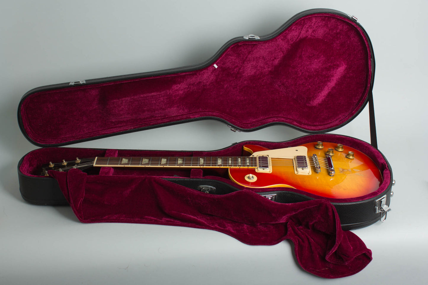 Gibson Les Paul Deluxe Solid Body Electric Guitar (1973)