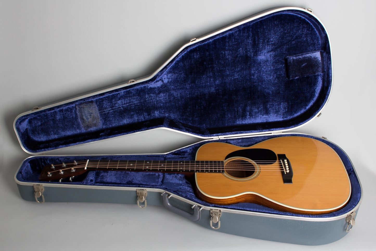 C. F. Martin 000-28 Flat Top Acoustic Guitar (1975)
