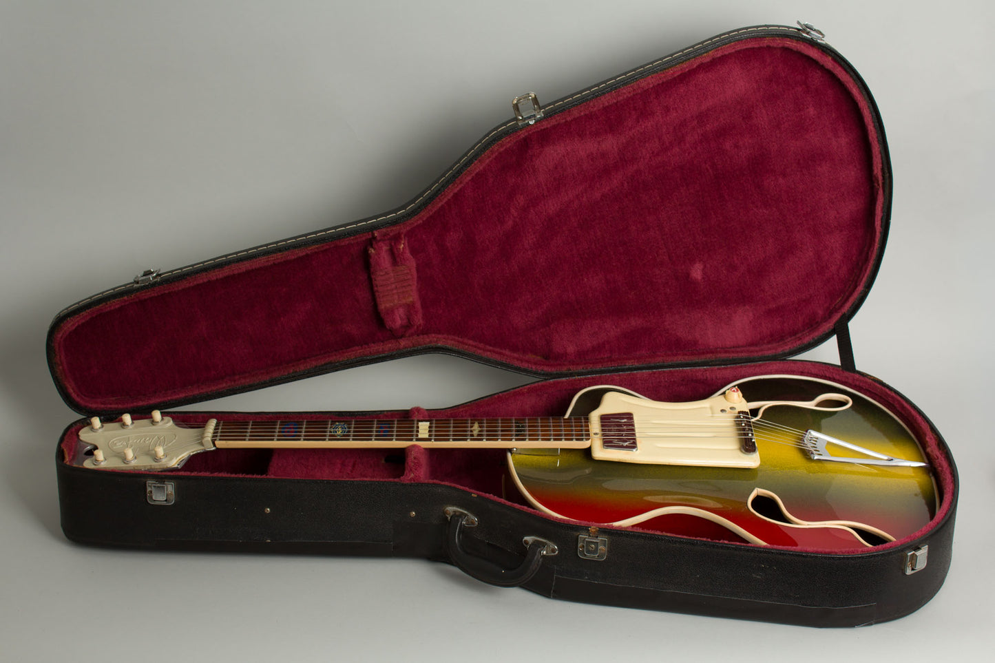 Wandre BB Model Semi-Hollow Body Electric Guitar (1959)