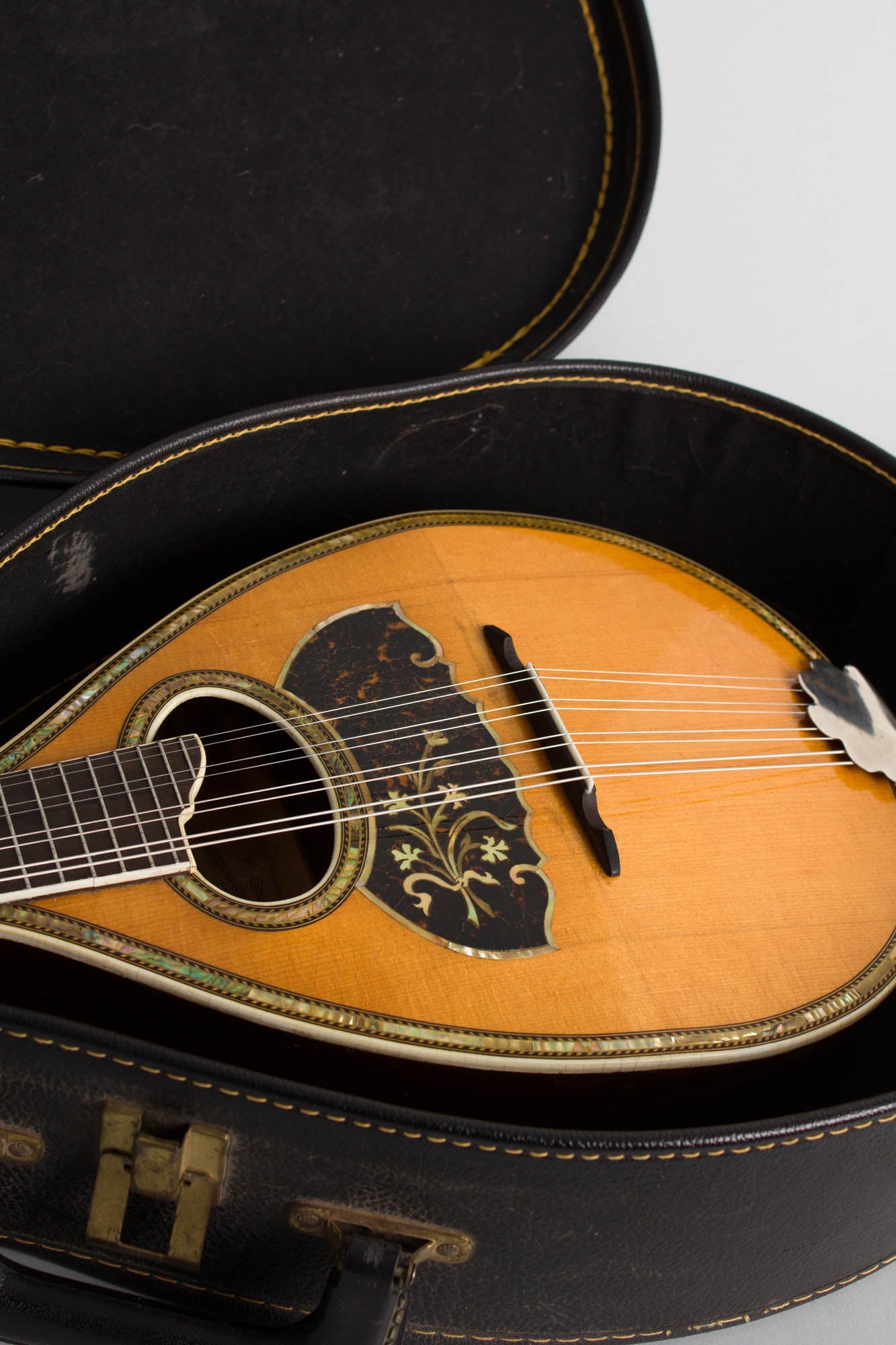 Harmony Leland Brilliantone Flat Back, Bent Top Mandolin (1918)
