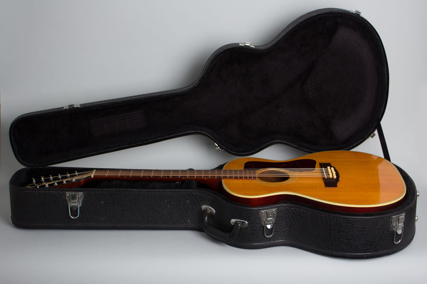 Guild F-212 12 String Flat Top Acoustic Guitar (1970)