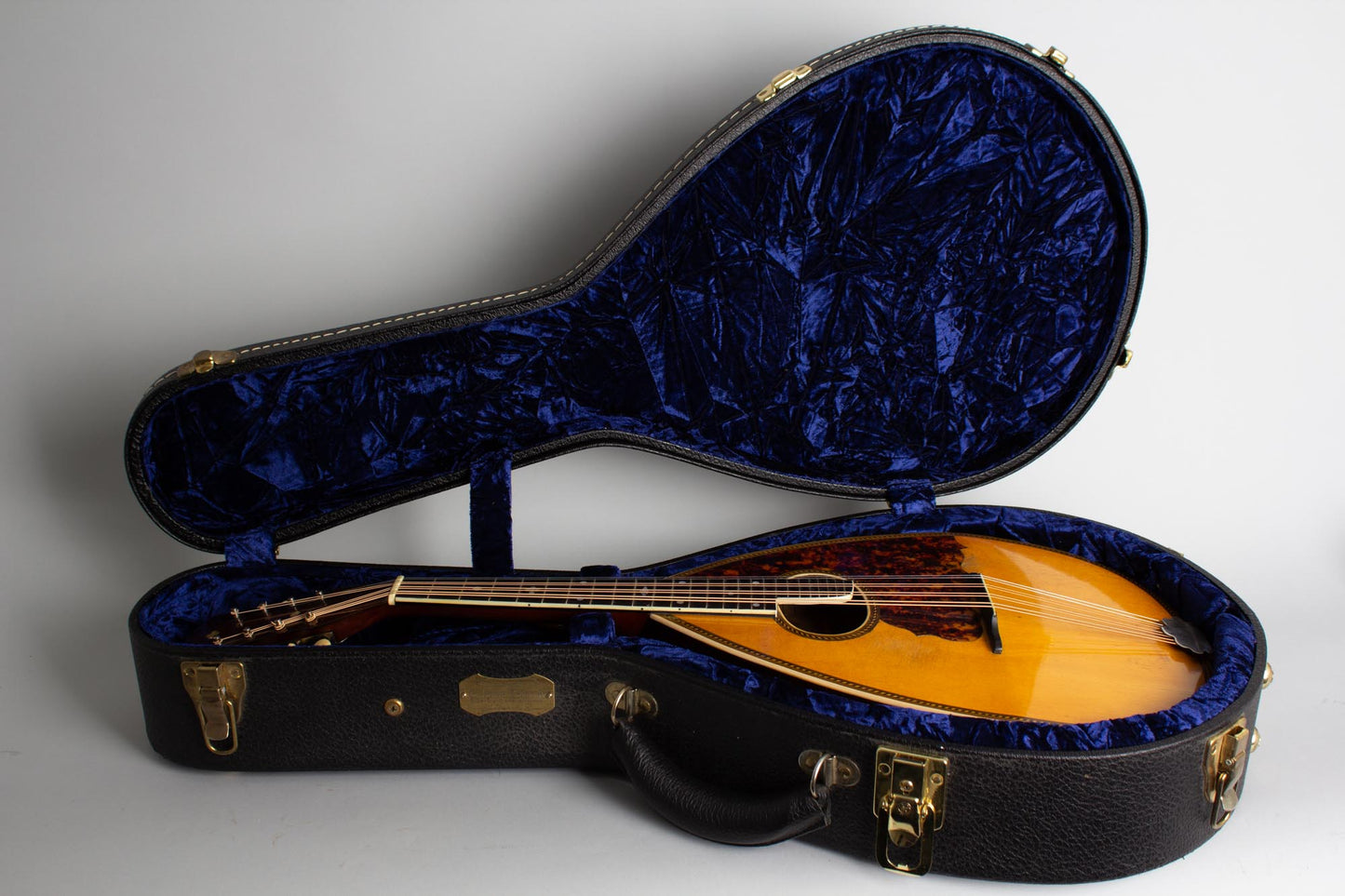 Larson Brothers Wm. Stahl Flat back, bent top Mandola (1925)
