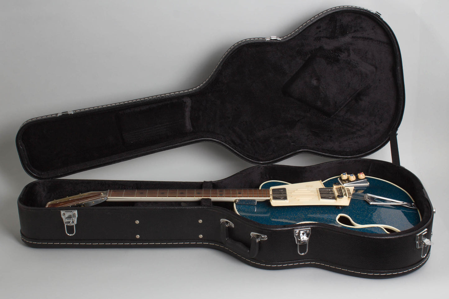 Wandre BB Model Semi-Hollow Body Electric Guitar (1961)
