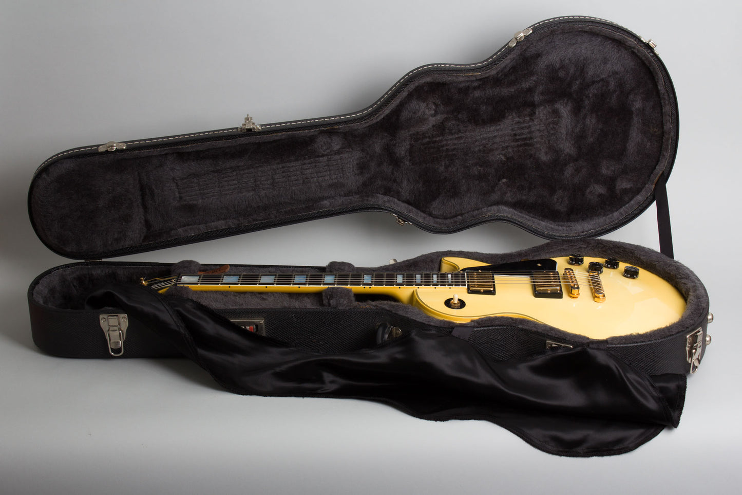Gibson Les Paul Custom Solid Body Electric Guitar (2002)