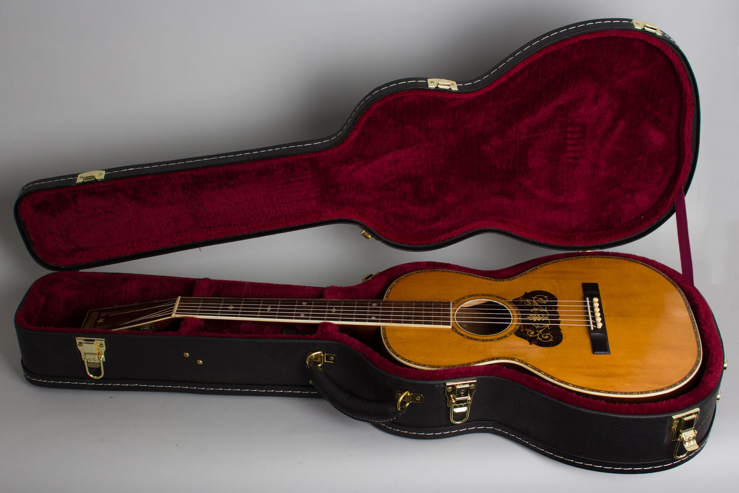 Washington Model B-330 Flat Top Acoustic Guitar (1925)