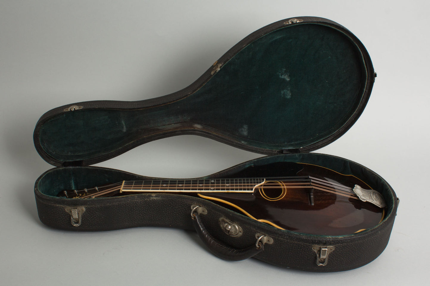 Bacon William Place Jr. Artist Model Carved Top Mandolin (1921)
