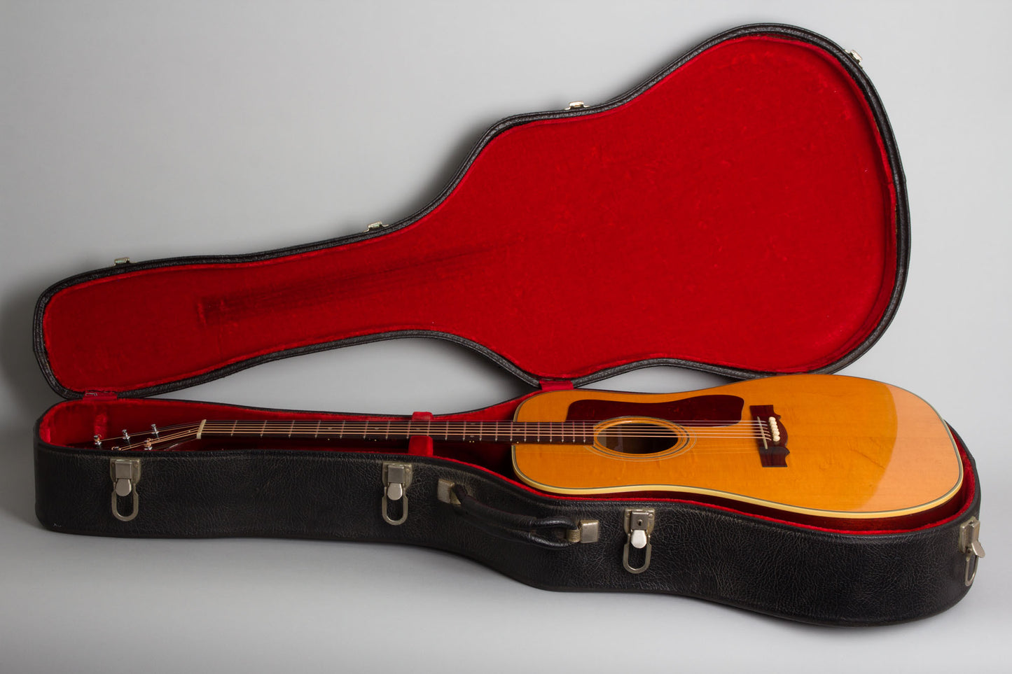 Guild D-40 Flat Top Acoustic Guitar (1967)