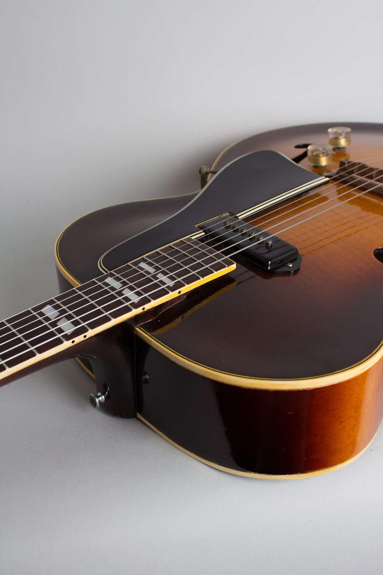 Gibson ES-300 Arch Top Hollow Body Electric Guitar (1948)