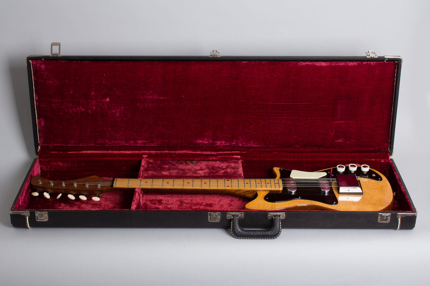 Fenton-Weill Hohner Zambesi 333 Solid Body Electric Guitar (1962)