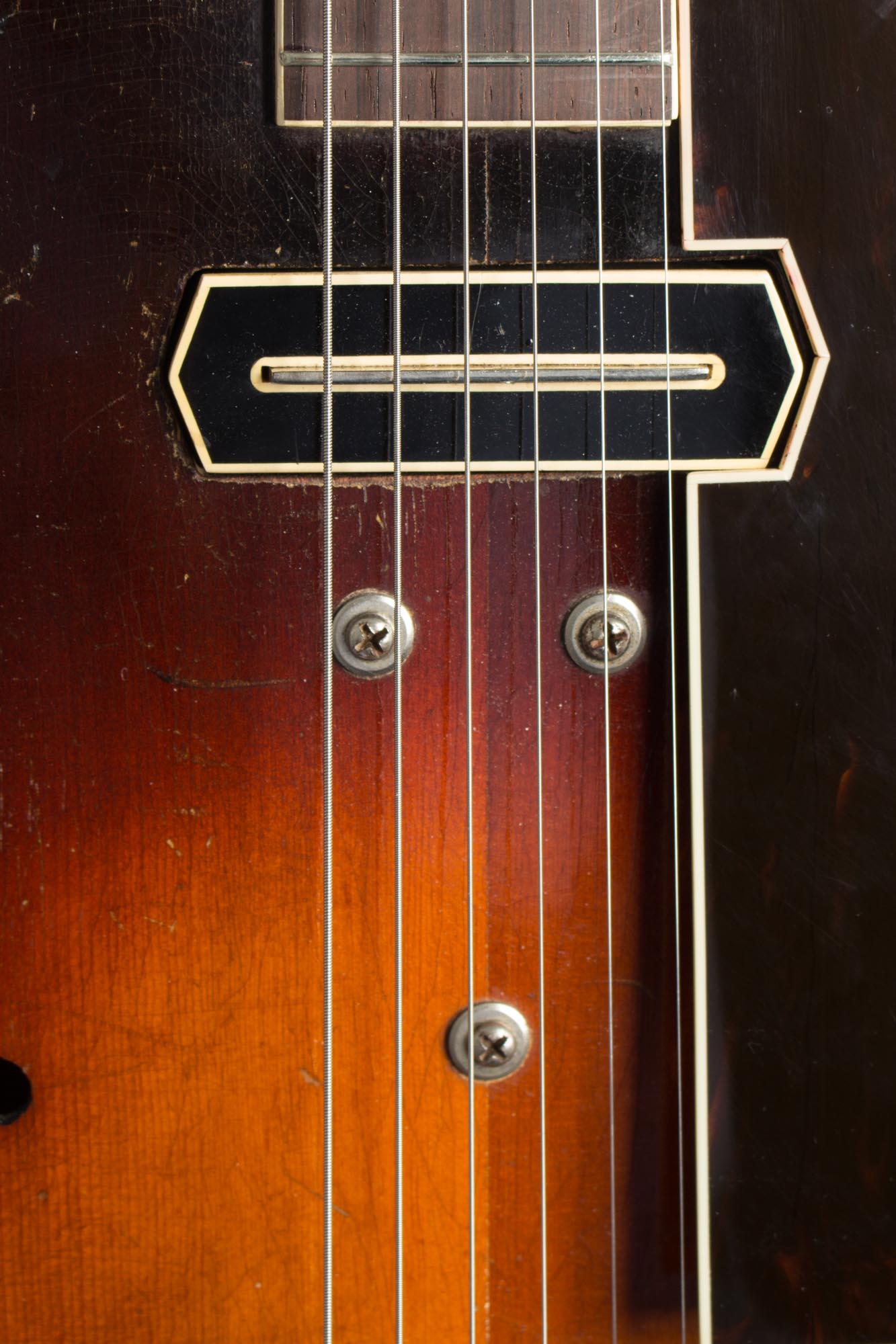 Gibson ES-150 Arch Top Hollow Body Electric Guitar (1939)