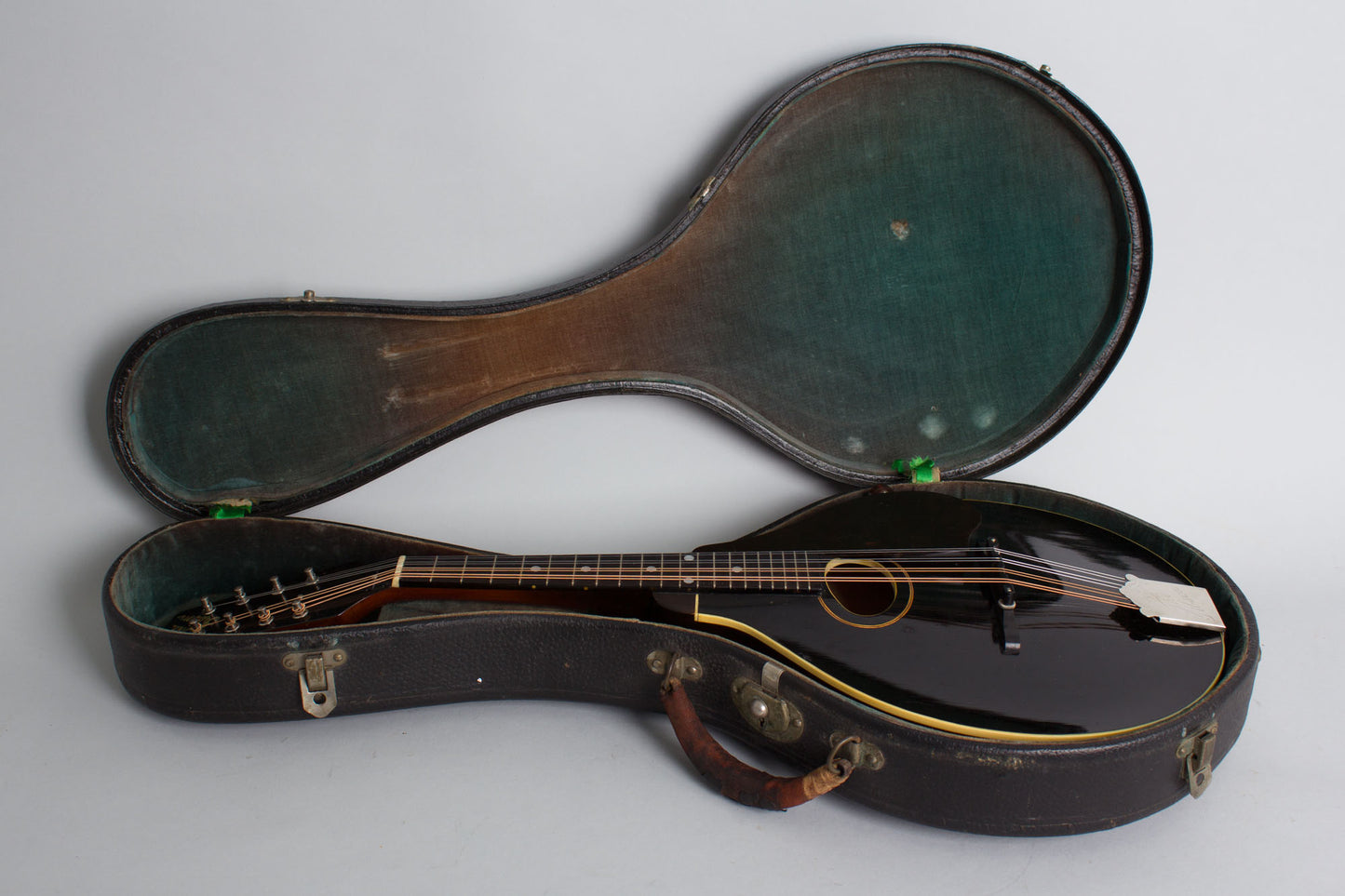 Gibson Style A-1 Snakehead Carved Top Mandolin (1924)