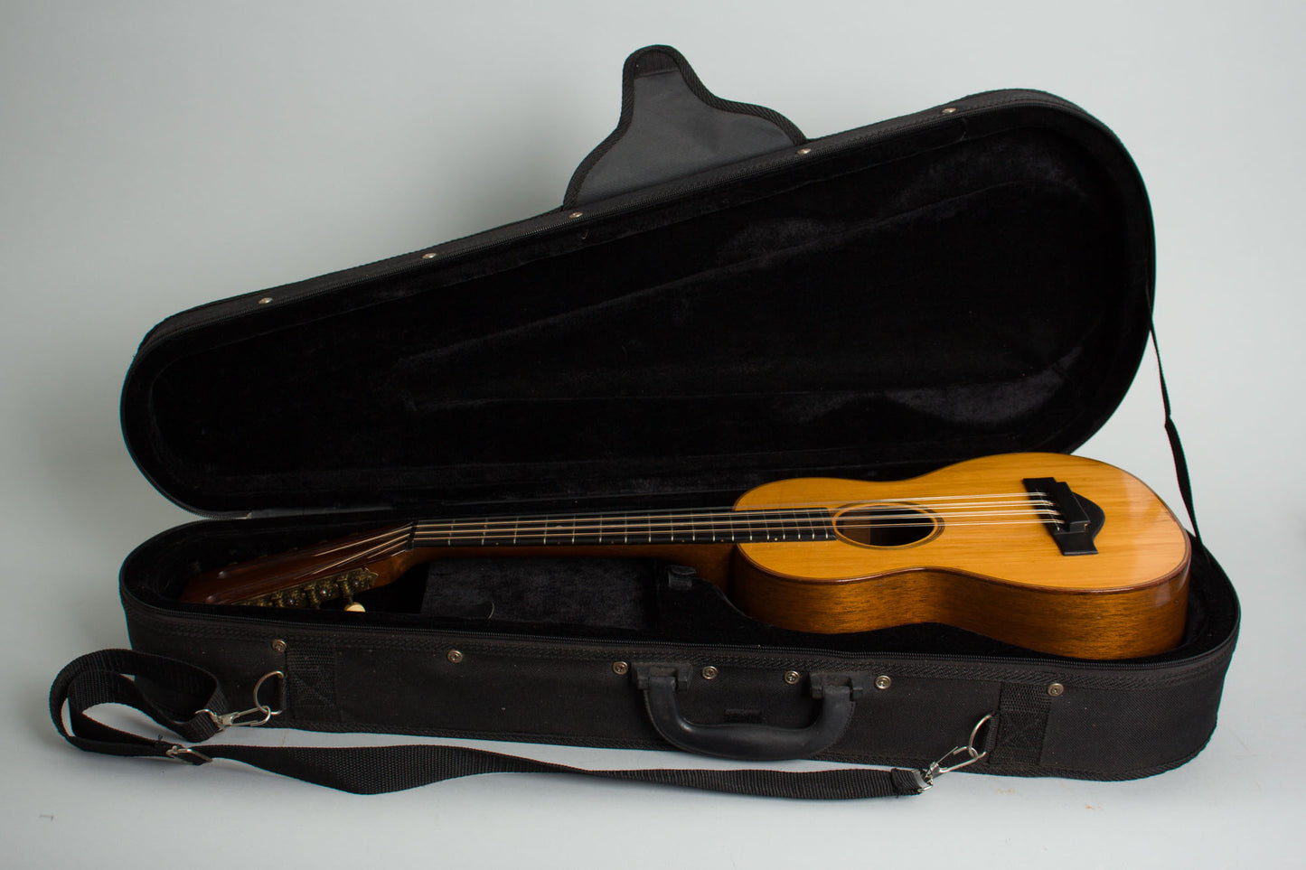 C. F. Martin T-18 Tiple (1924)