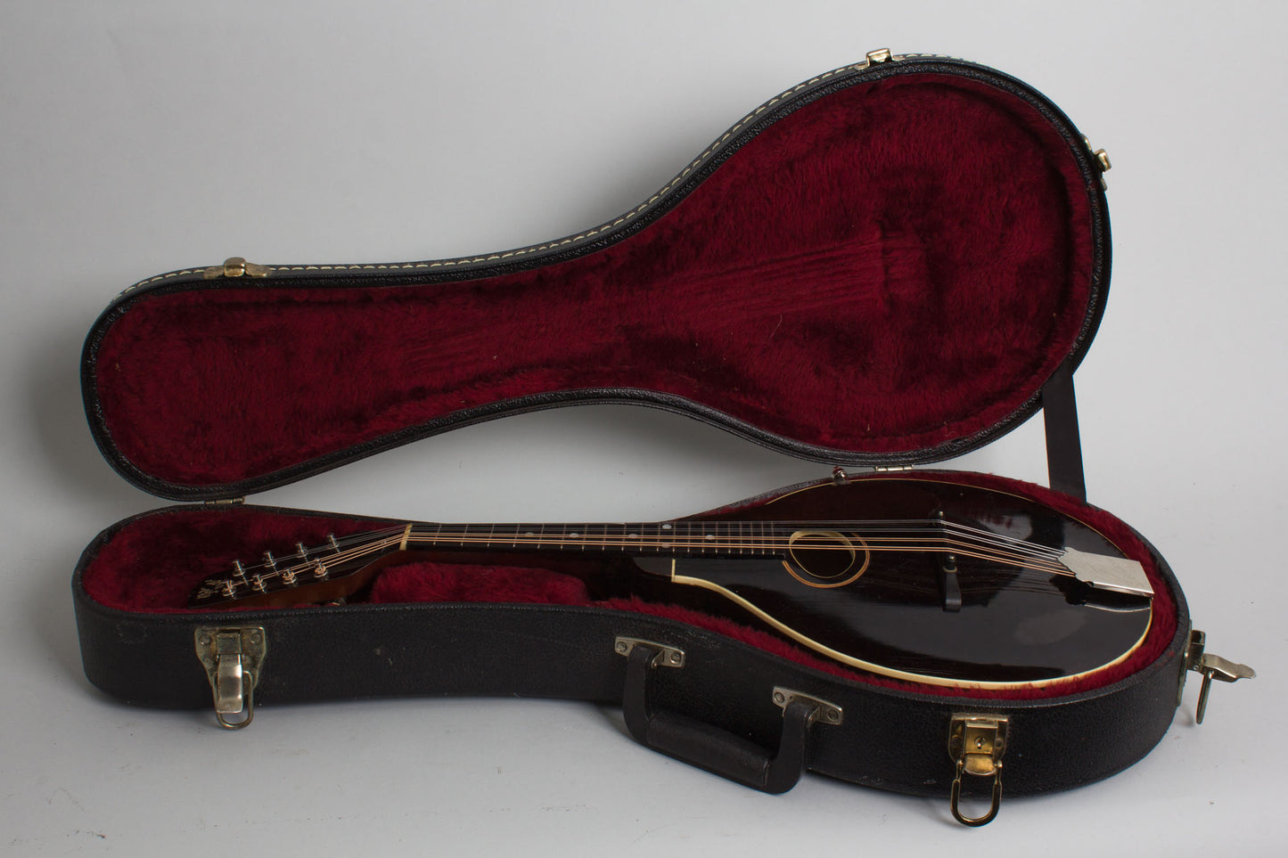 Gibson Style A Snakehead Carved Top Mandolin (1925)