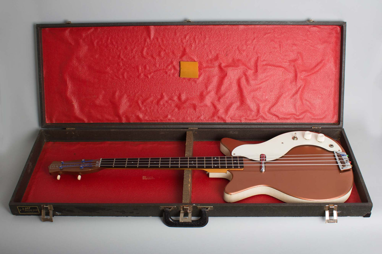 Danelectro Shorthorn Model 3412 Electric Bass Guitar (1962)