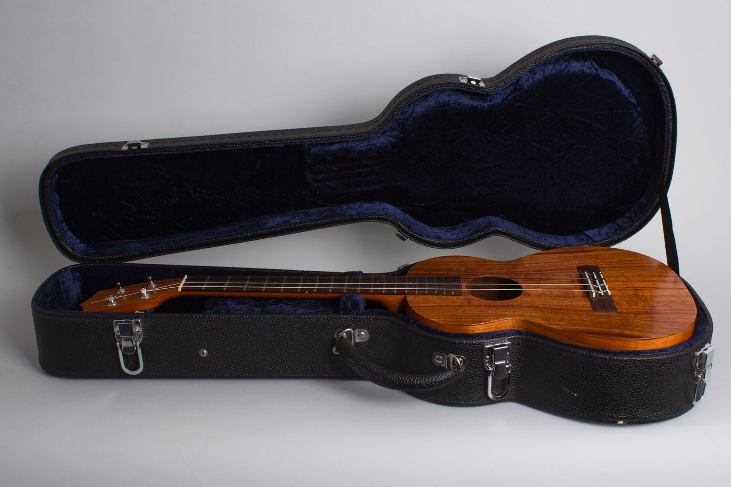 Kamaka HF-4 Baritone Ukulele (2015)