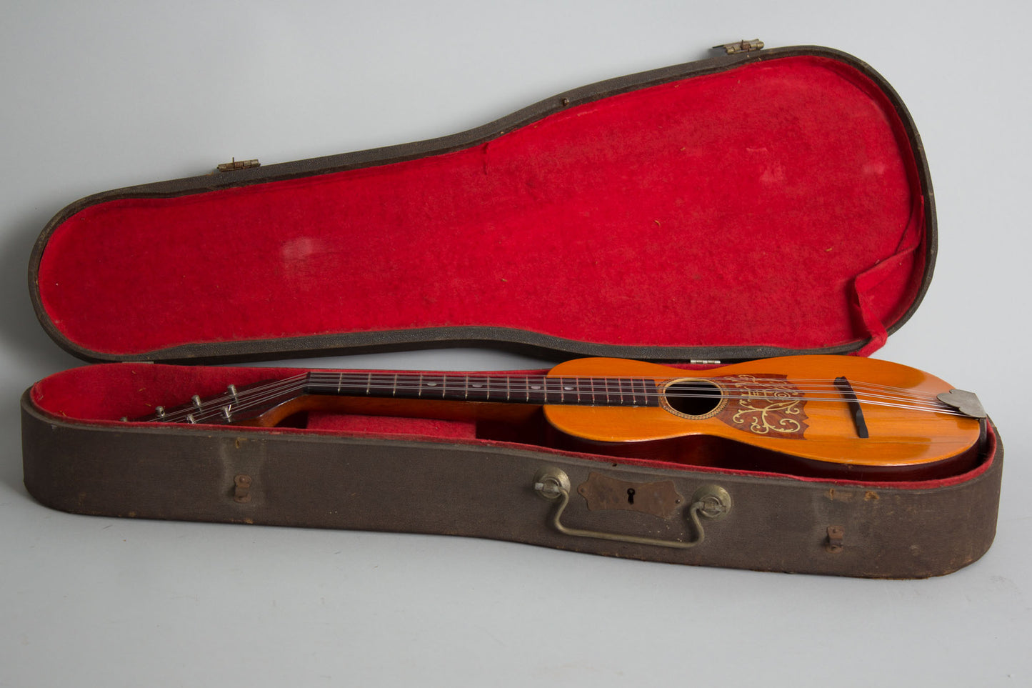 Howe-Orme No. 1730 Arch Top Mandolin (1900)